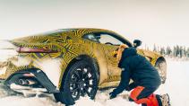 Sneeuwpret Aston Martin