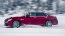 Mercedes-amg E 63 S sneeuwdriften