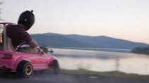 Barbie-Mustang met Kartmotor