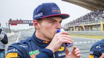 blikjes Red Bull drinkt Max Verstappen per dag