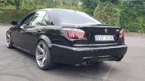 BMW M5 E39 draagt een fopneus