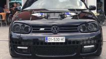 VW Golf met Audi V10 accelereert van 0-320