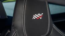 Jaguar F-Type Chequered Flag Limited Edition hoofdsteun