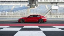 Porsche Panamera GTS rood