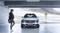 Mercedes met flitslichten autonoom rijden