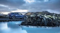Lamborghini Urus IJsland Avventura sneeuw blauw water