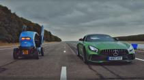Mercedes-AMG GT R (achteruit) vs Renault Twizy