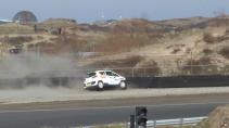 Mitsubishi Colt crasht op Circuit Zandvoort