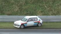 Peugeot 205 crasht op Circuit Zandvoort