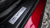 Aston Martin Vanquish Zagato dorpel instaplijst