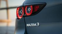 Mazda 3 2.0 SkyActiv-G 122 6MT Hatchback badge