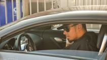 DJ afrojack in een Bugatti Veyron