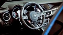 Alfa Romeo Stelvio Quadrifoglio interieur dashboard