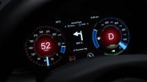 Aston Martin Rapide E tellers navigatie