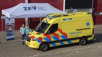 nieuwe bestickering ambulance
