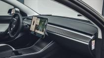 Tesla Model 3 koolstofvezel dashboard