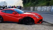 Ferrari F12 Berlinetta crasht