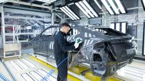 Lamborghini Urus verf fabriek spuitcabine Autofabrieken dicht