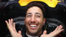 Daniel Ricciardo dichtbij in cockpit