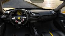 Ferrari F8 Spider interieur