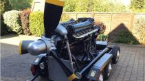 Rolls-Royce Merlin V12 Motor op trailer van achter