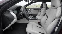 BMW M8 Gran Coupe 2019 voorstoelen interieur