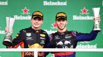 Max Verstappen en Pierre Gasly op podium GP van brazilië 2019