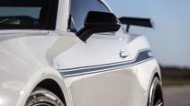 Hennessey Chevrolet Camaro Resurrection detail lijn langs auto van voor