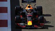 Max Verstappen rijder recht boven GP van Abu Dhabi 2019