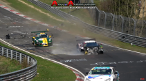 Raceauto crashcompilatie Ferrari zonder voorbumper Nurburgring