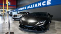 Autobahn Alliance auto-opslag Lamborghini Huracán tuning matzwart