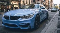 BMW M4 blauw