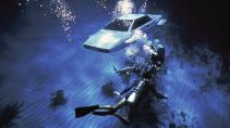 Lotus Esprit James Bond onder water met duikers