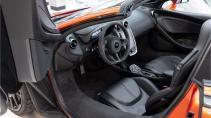 McLaren 570 S Spider interieur deur open