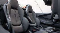 McLaren 570 S Spider interieur stoelen