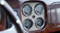 Morgan Plus 8 Louwman Exclusive interieur detail meters