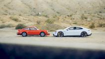 Porsche oer 911 vs Porsche Taycan statisch zijkant
