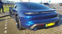 Nederlandse Porsche Taycan Turbo Blauw