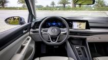 Volkswagen Golf 8 wit interieur dashboard