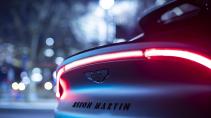 Aston Martin DBX by Q armsteun deur