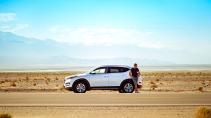 Hyundai Tucson in de woestijn roadtrip