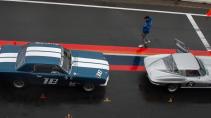 pitstraat van Circuit Zandvoort et Ford Mustang en Corvette
