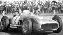 Juan Manuel Fangio rijder 3 4 voor GP van Argentinië 1955 Netflix-docu over Fangio