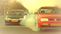 autoreclames verbieden Volkswagen en het oude vrouwtje reclame dragrace bij stoplicht