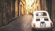 Fiat 500 in Italiaanse stad