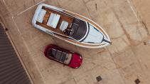 Aston Martin DBX 2020 bovenkant en boot