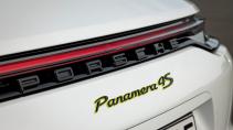Achterlicht en badge Porsche Panamera 4S E-Hybrid Sport Turismo