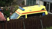 Ambulance in de achtertuin