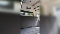 Volkswagen Transporter Ambulance omgebouwd tot camper