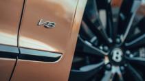 V8-badge Bentley Flying Spur V8